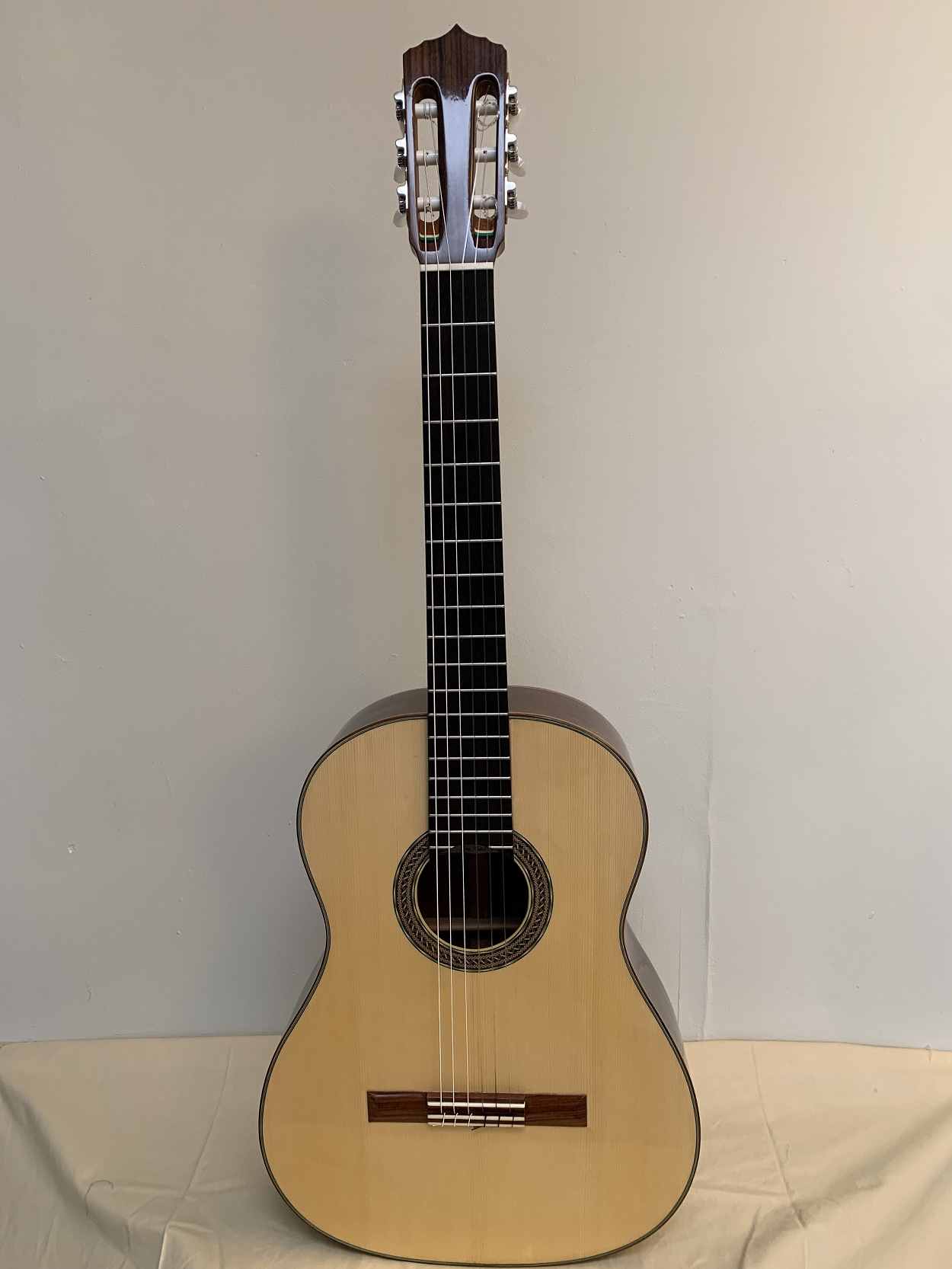 A Rios Nebro Concert Classical Guitar Spruce top, Indian Rosewood back and sides